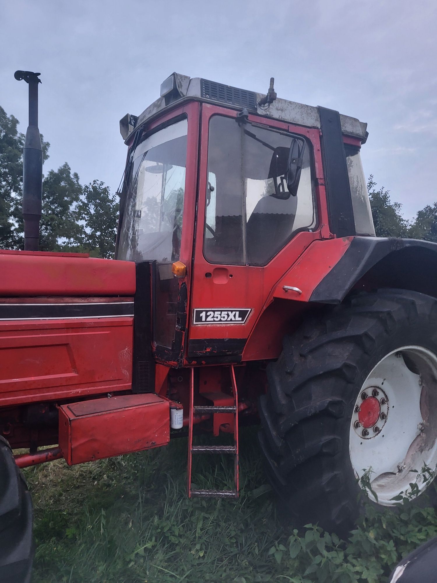 Ciągnik rolniczy case 1255xl