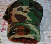 Vendo boné camuflado