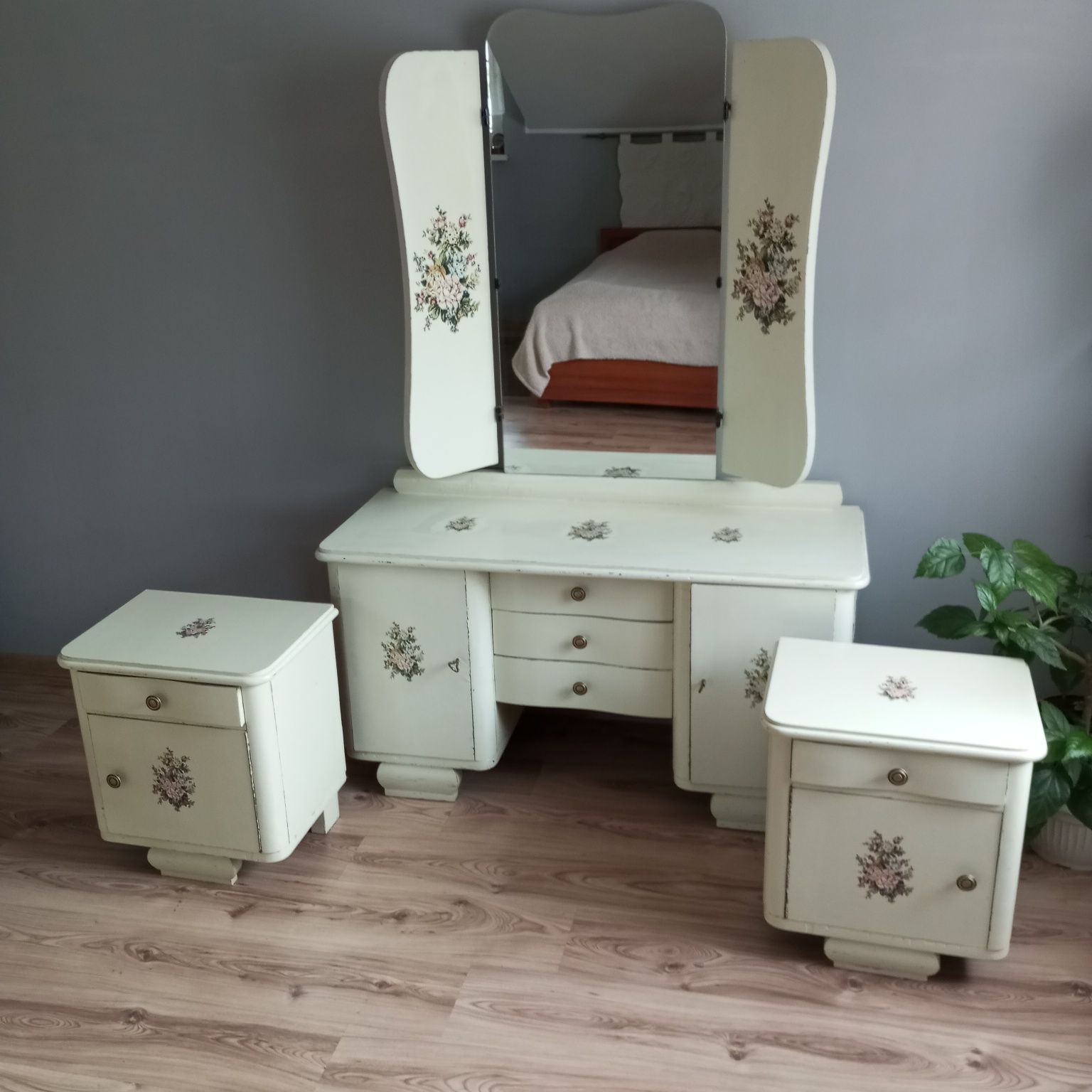 komplet do sypialni retro bielony- toaletka+2 szafki nocne
