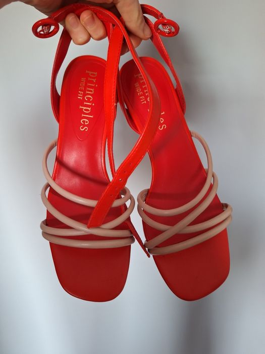 Piękne sandałki jak nowe