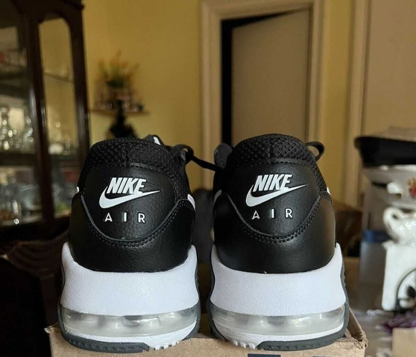 Кросcjвки  Nike Air Max Excee 43 розмірleather .