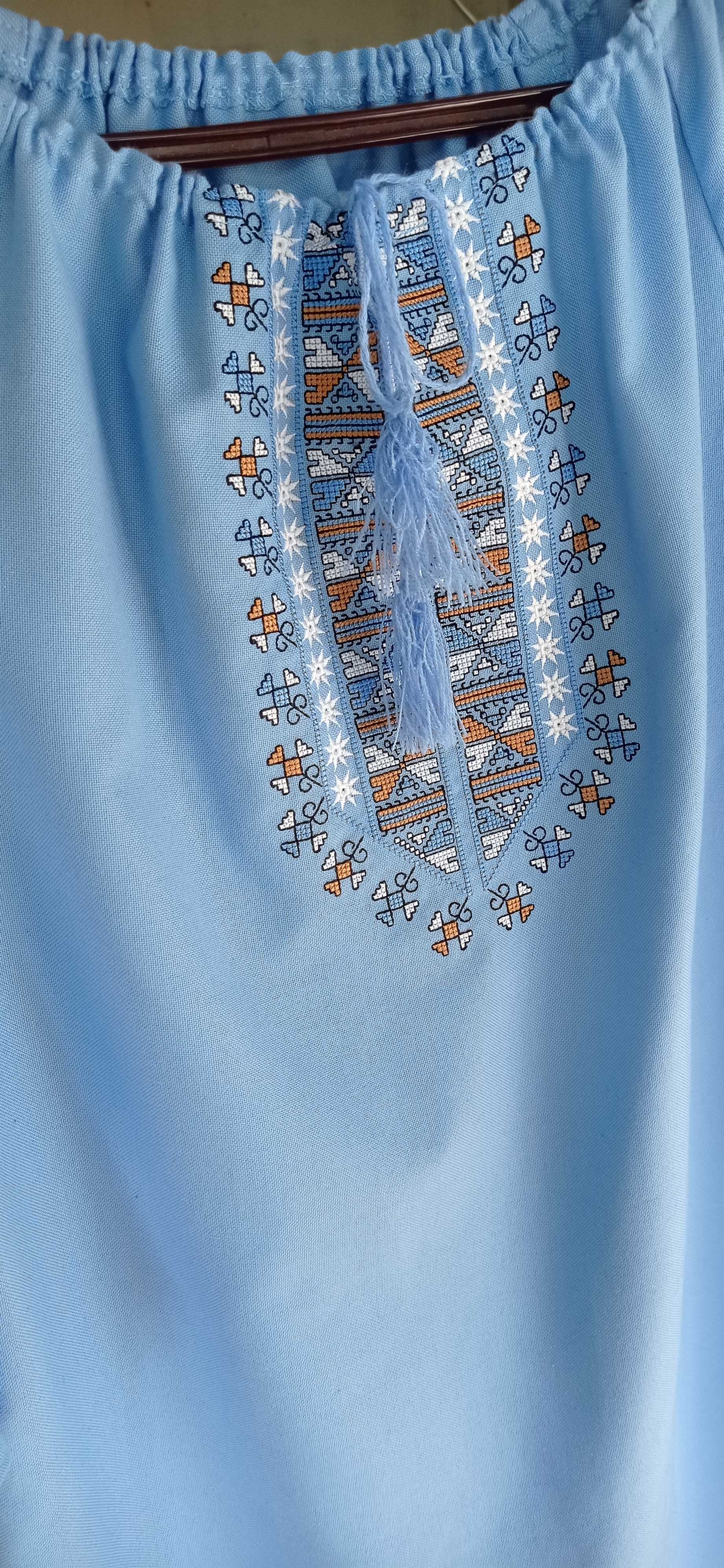 Плаття , що випромінює святковість. Вишиванка з льону