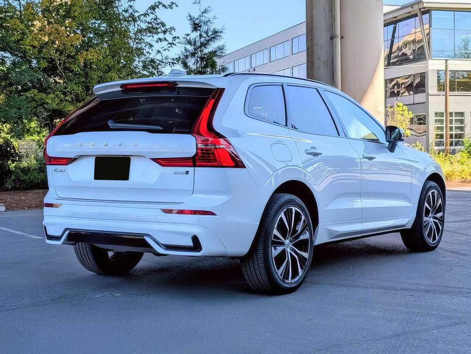 Volvo XC60      2023