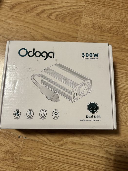 Przetwornica samochodowa 300 Wmodel SGR-NX3012SK-3 usb c