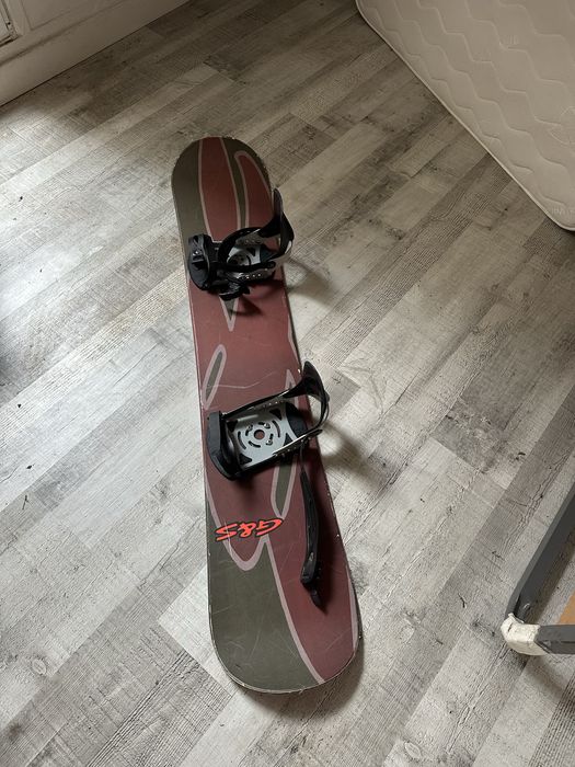 Prancha snowboard com fixações D&S