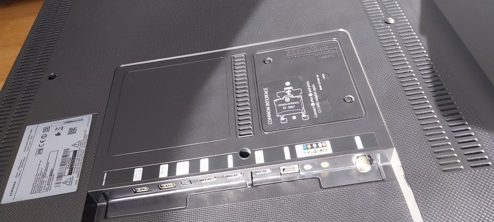 LCD Samsung, diagonal do ecrã 1,30=51 polegadas