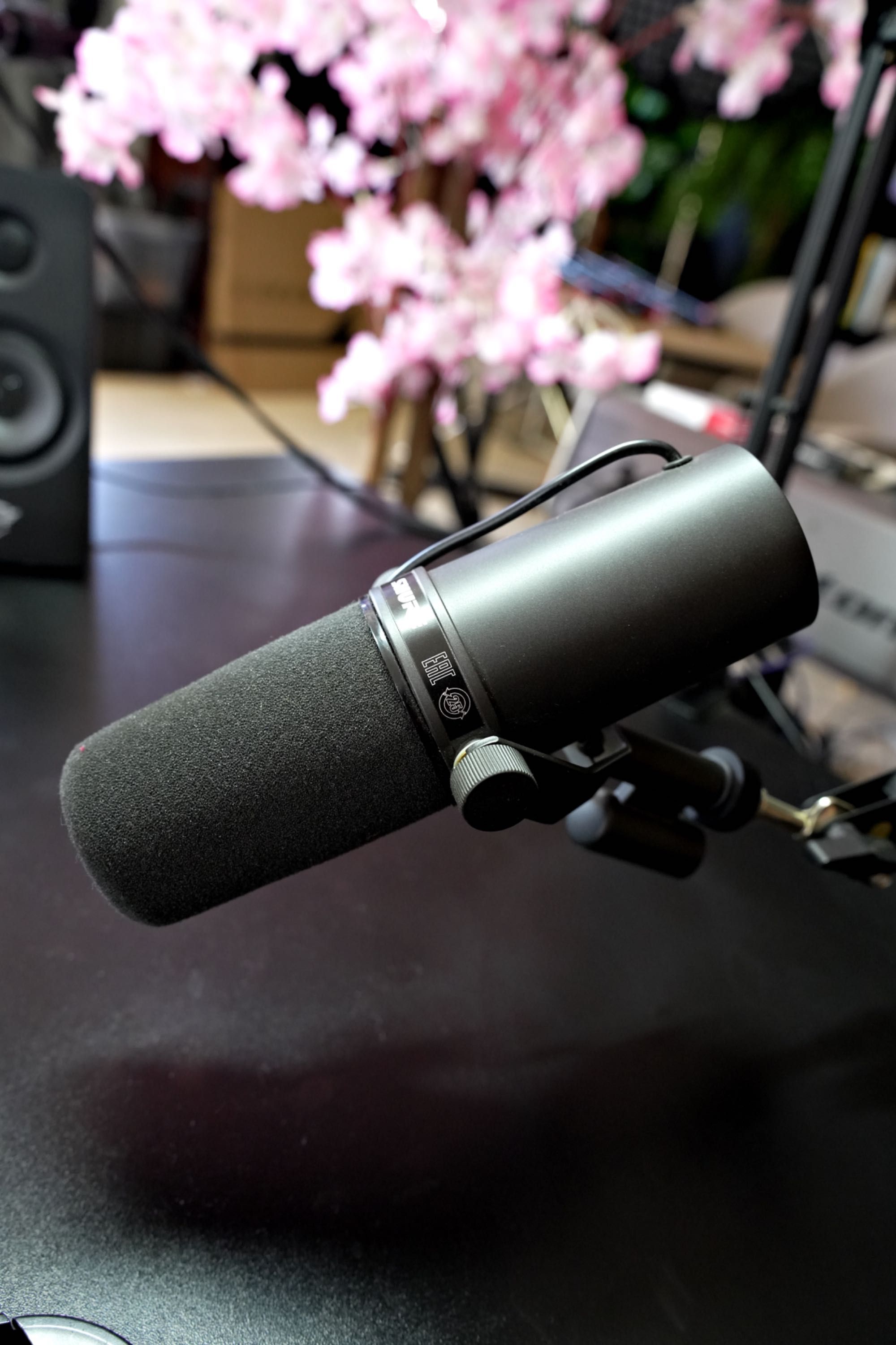 Shure SM7B — Microfone Profissional (Impecável, Como Novo)