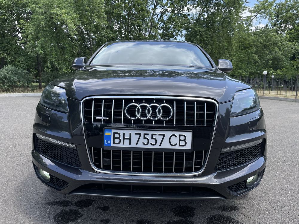 Audi Q7 3.0 TDI Sline Premium Plus в очень хорошем состоянии