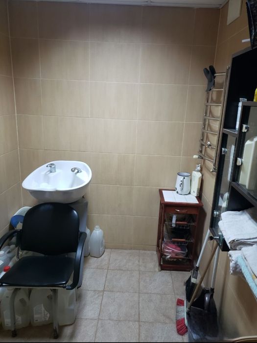 Продаж діючого приміщення.