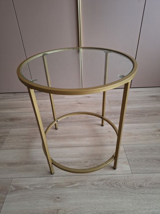 Złoty, szklany stolik