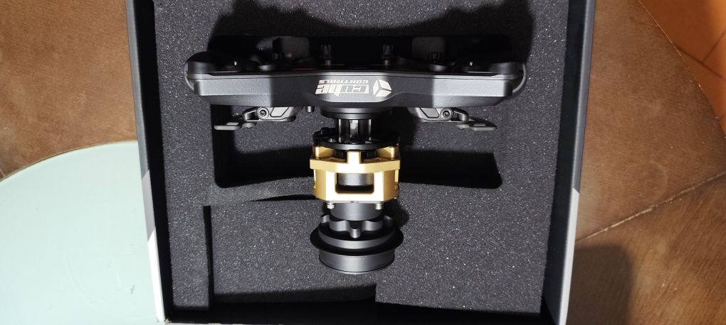 Cube controls F-core volante simracing