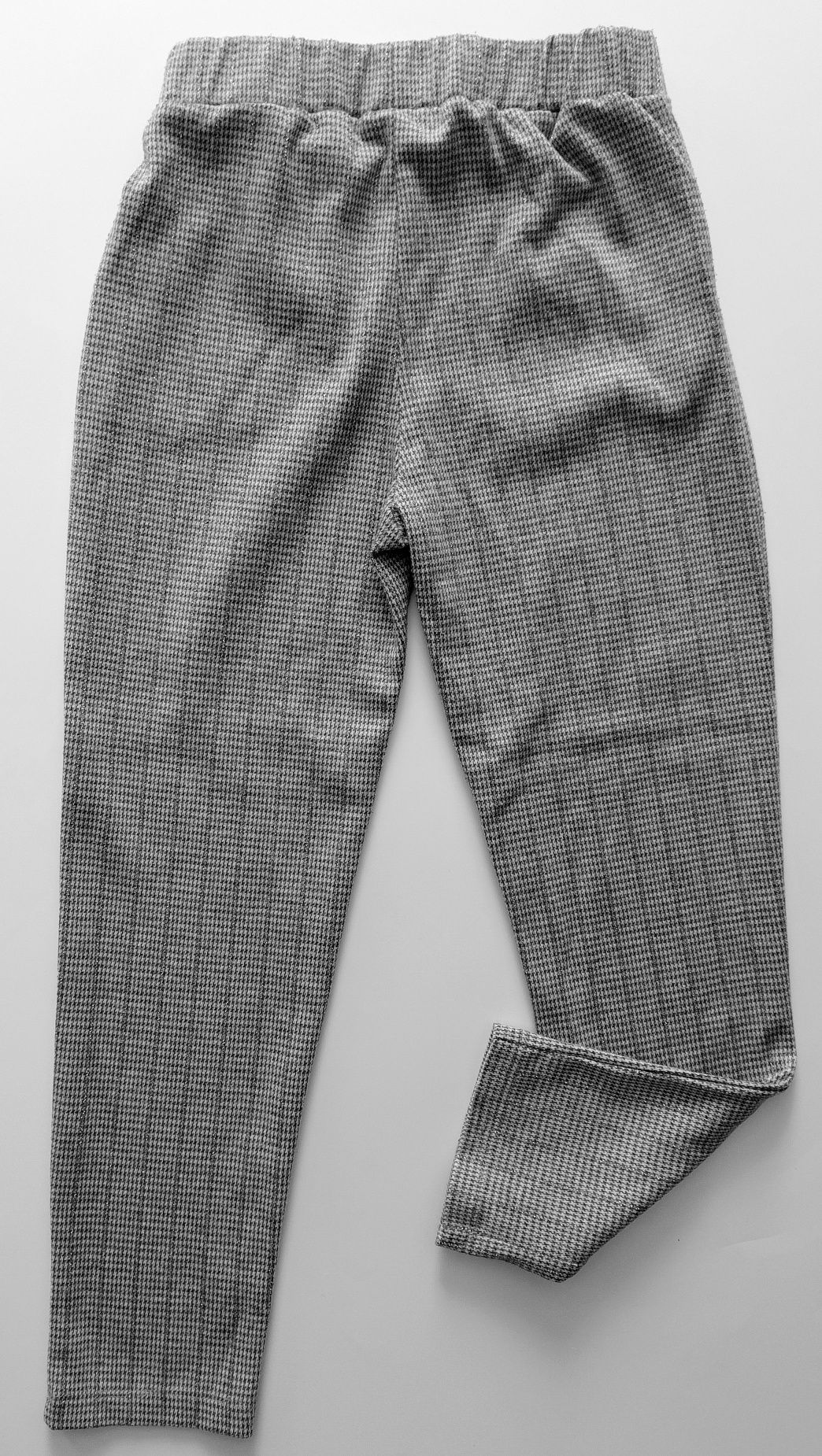 Spodnie dzianinowe Reserved r.134 cygaretki