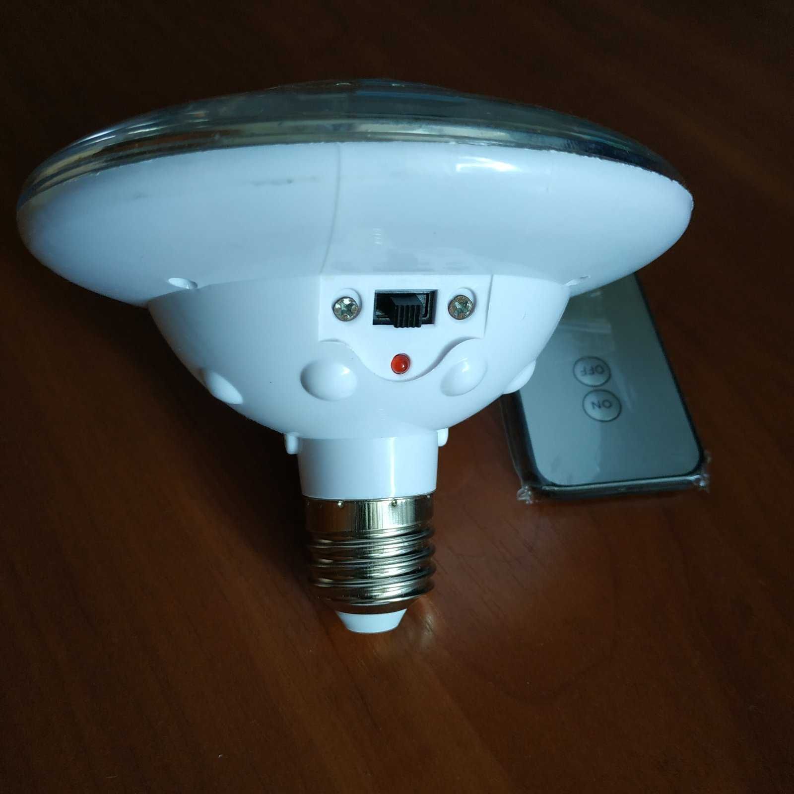 Світлодіодна лампа Е27 220 v з акумулятором і пультом RG-678 з гачком