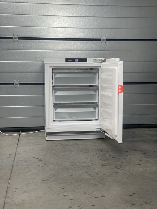 ЧОРНА П'ЯТНИЦЯ! Вбудована морозильна камера Miele FNUS 7040 ІДЕАЛ