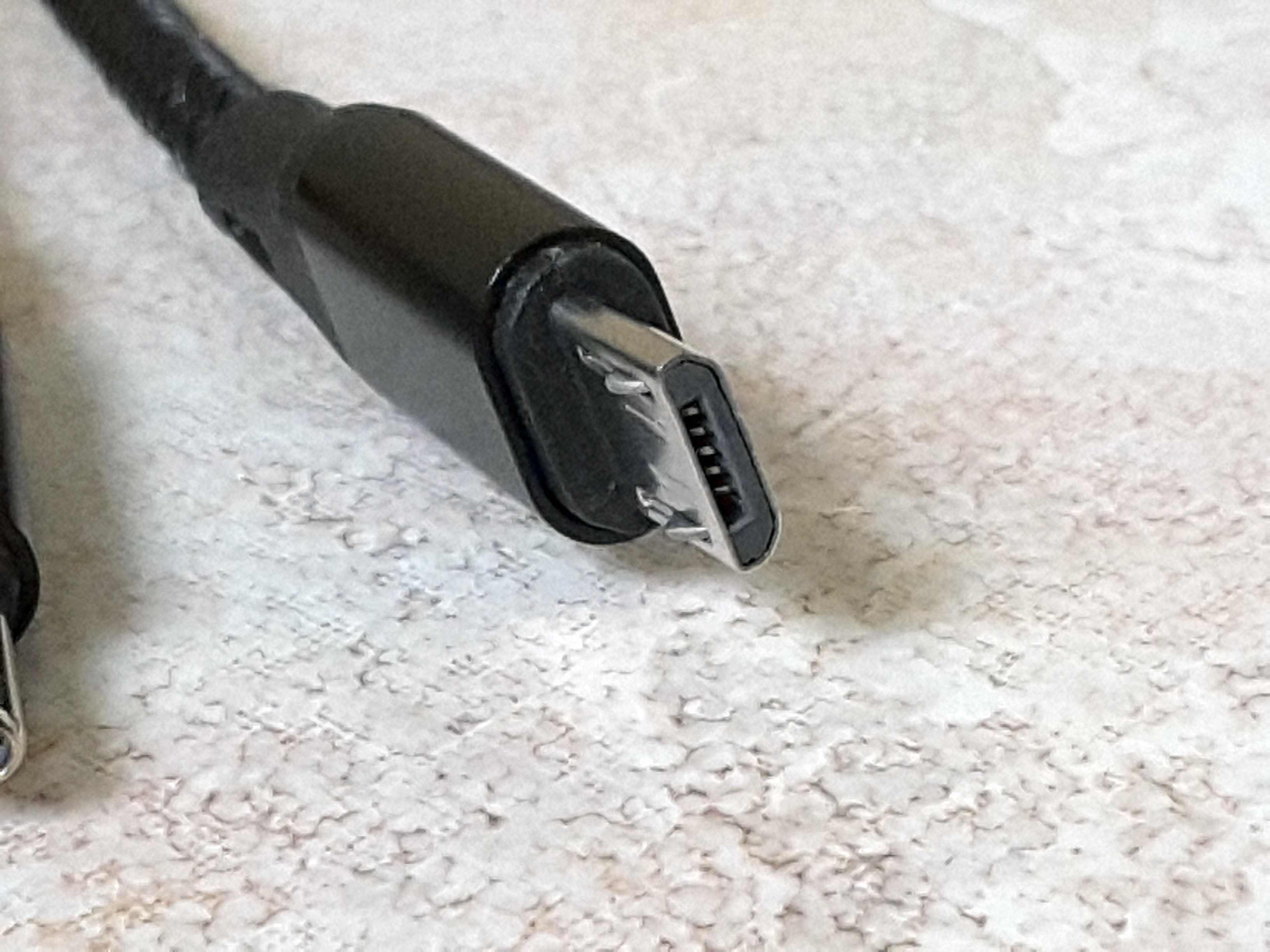 Kabel  USB C  +  micro USB + Apple   nowy