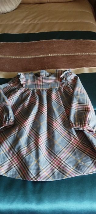 Vestido novo Mayoral. Com lindo feitio e xadrez