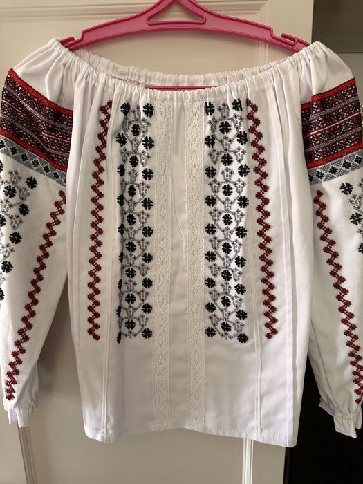 Вишита сорочка чеським бісером для дівчинки