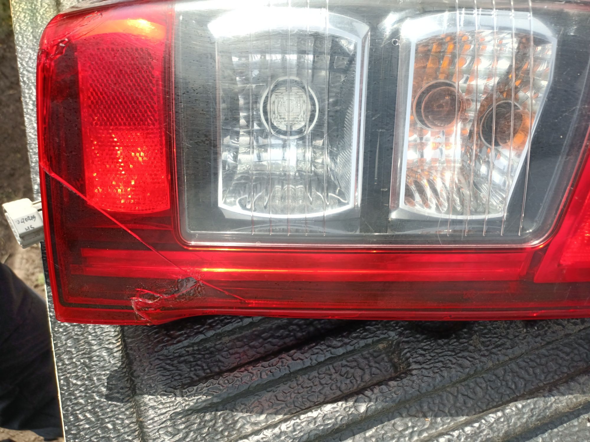 Задній Ліхтар L200