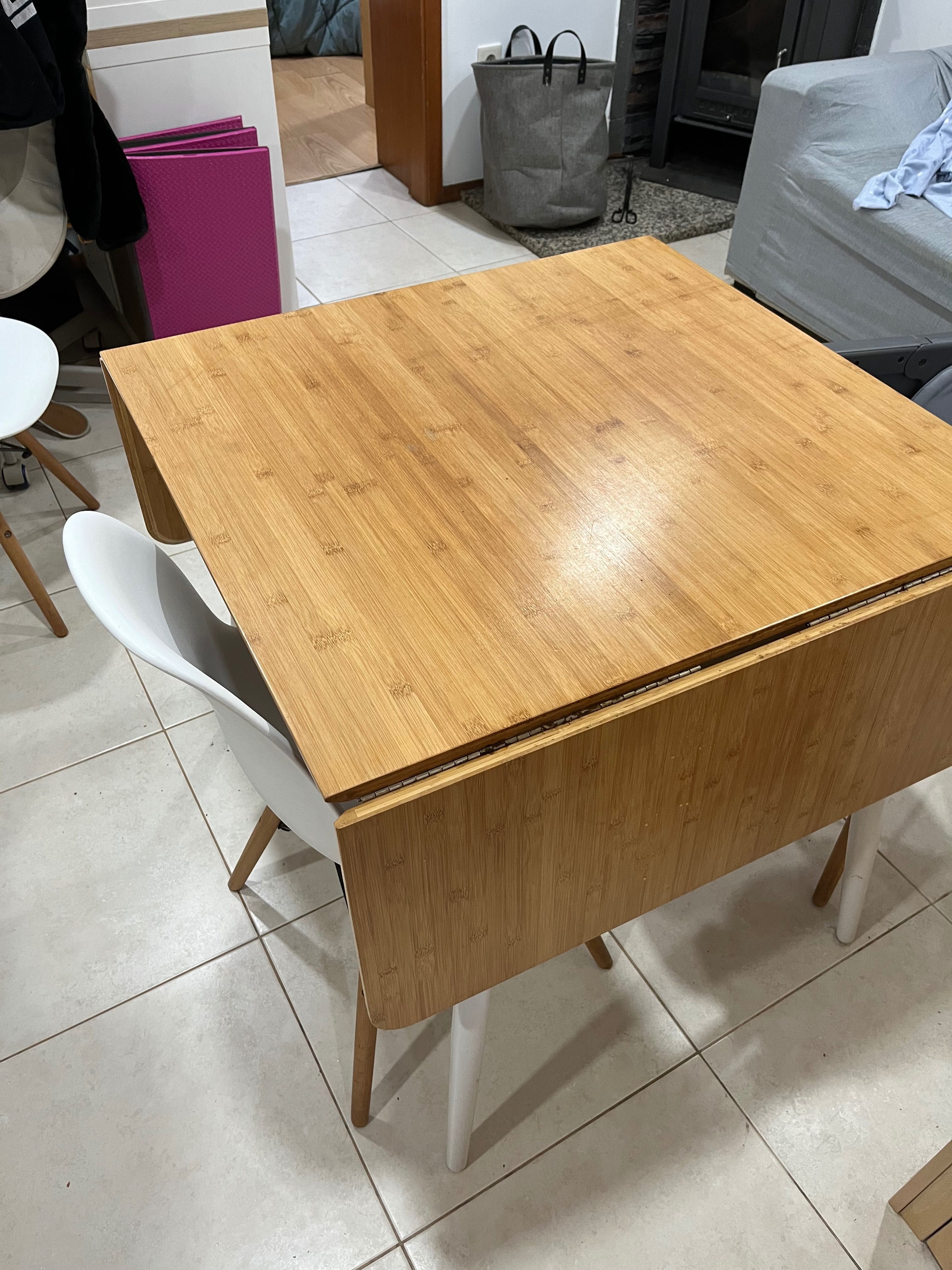 Mesa de refeição extensível
