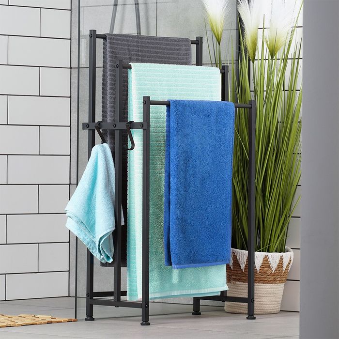 Wieszak na ręczniki stojący metalowy czarny