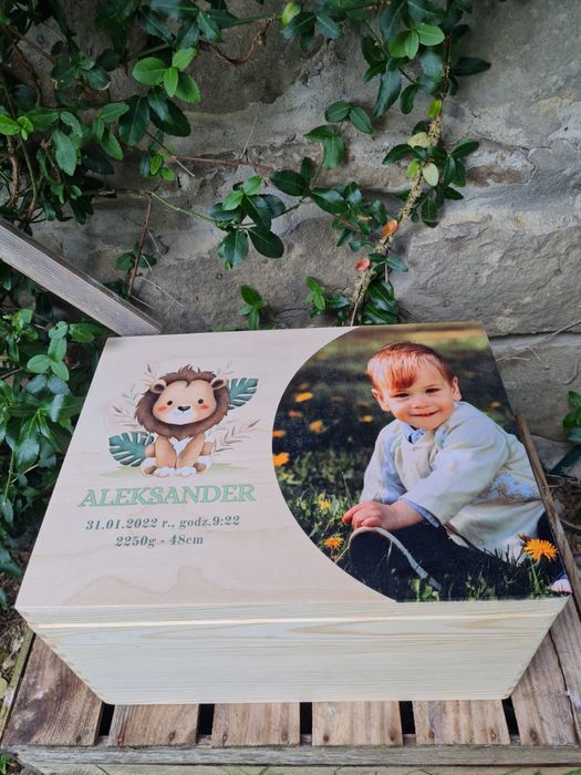 Skrzynka drewniana pudełko wspomnień z metryczką personalizowana