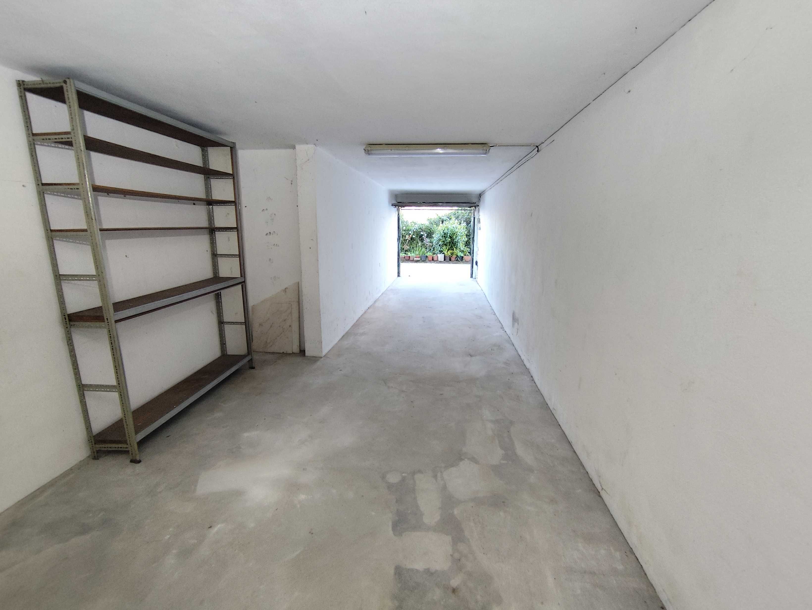 MINI ARMAZÉM ARRECADAÇÃO SELF STORAGE ARRUMO BOX Garagem 35 m2