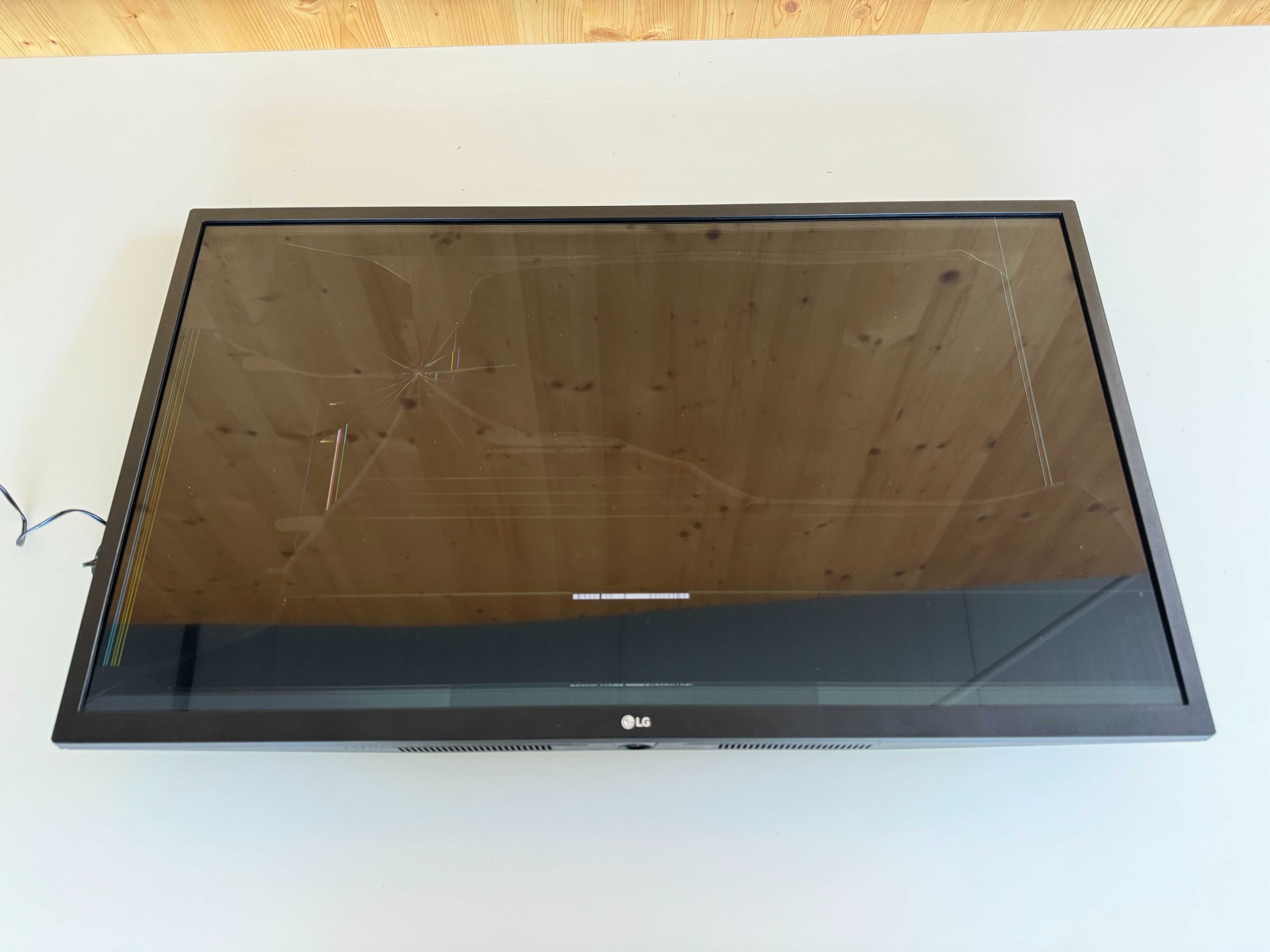 Monitor LG 32" - Avariado (com transformador original em ótimo estado)