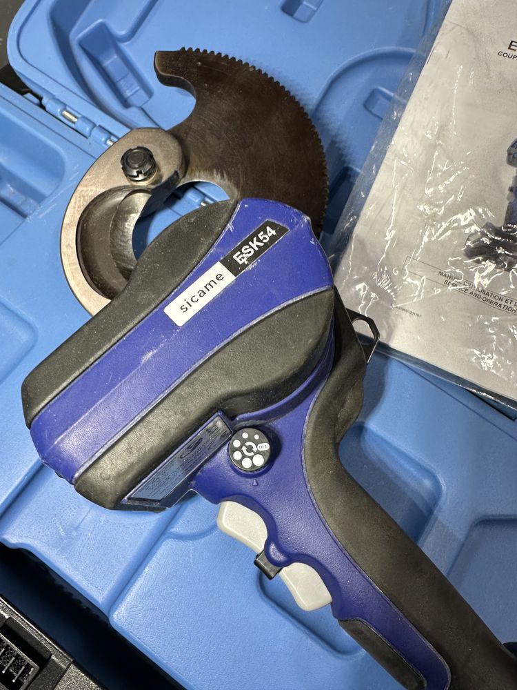 Резак для кабеля Кабелеріз акумуляторний Sicame esk50 Makita DTC103