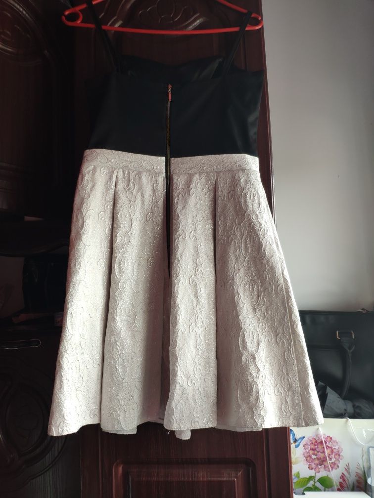 Elegancka sukienka