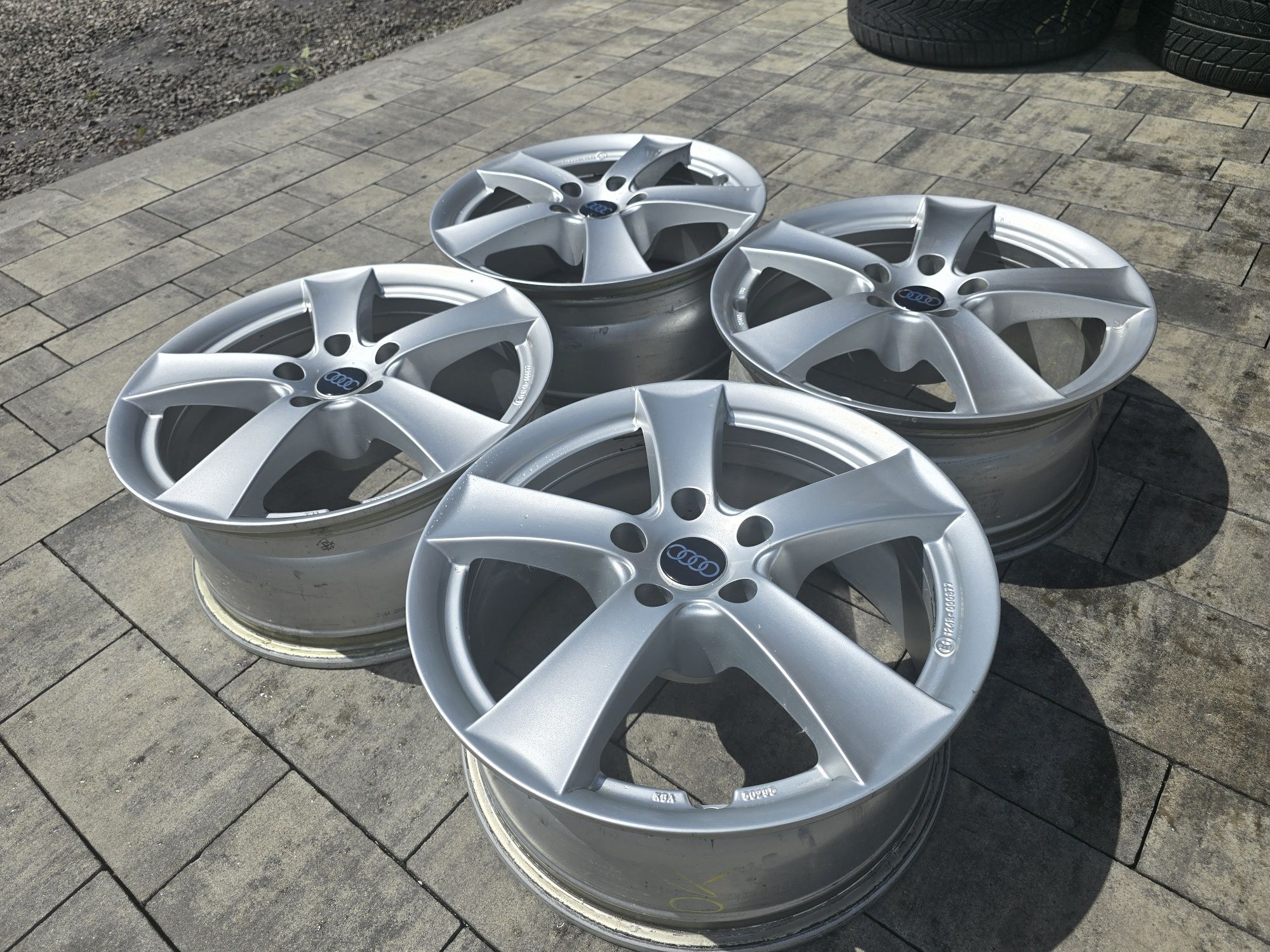 Felgi  17" 5x112 ET27 Audi A4 B8 B7 B6 A6 C5 C6 Q5 Q3 A5 VW Passat