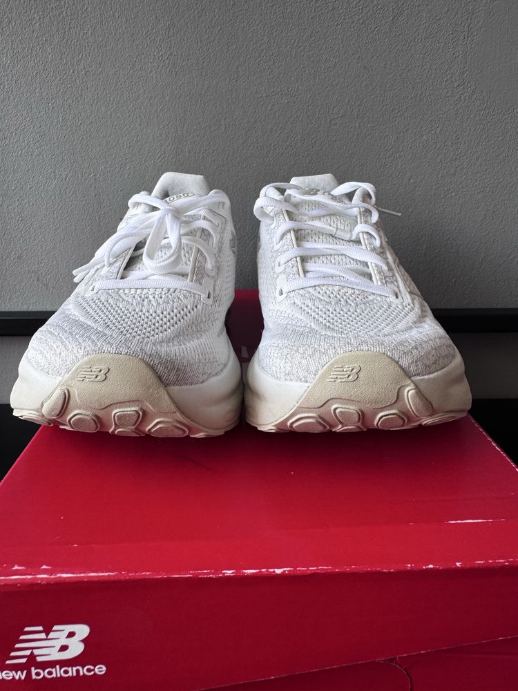 Кросівки жіночі New Balance 38,5p