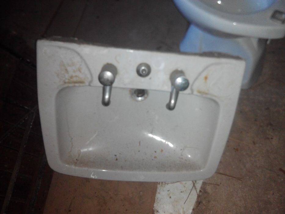 Loiças de casa de banho