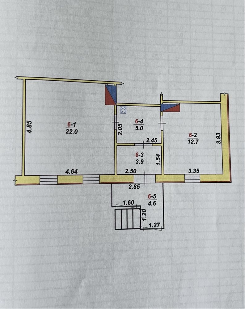 Продається частина будинку в самому центрі міста. Присутній торг.