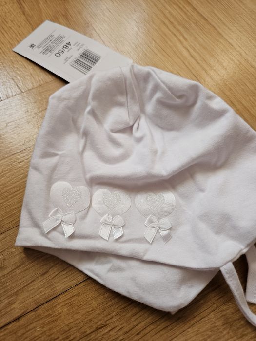 Biała czapeczka rozmiar 48/50