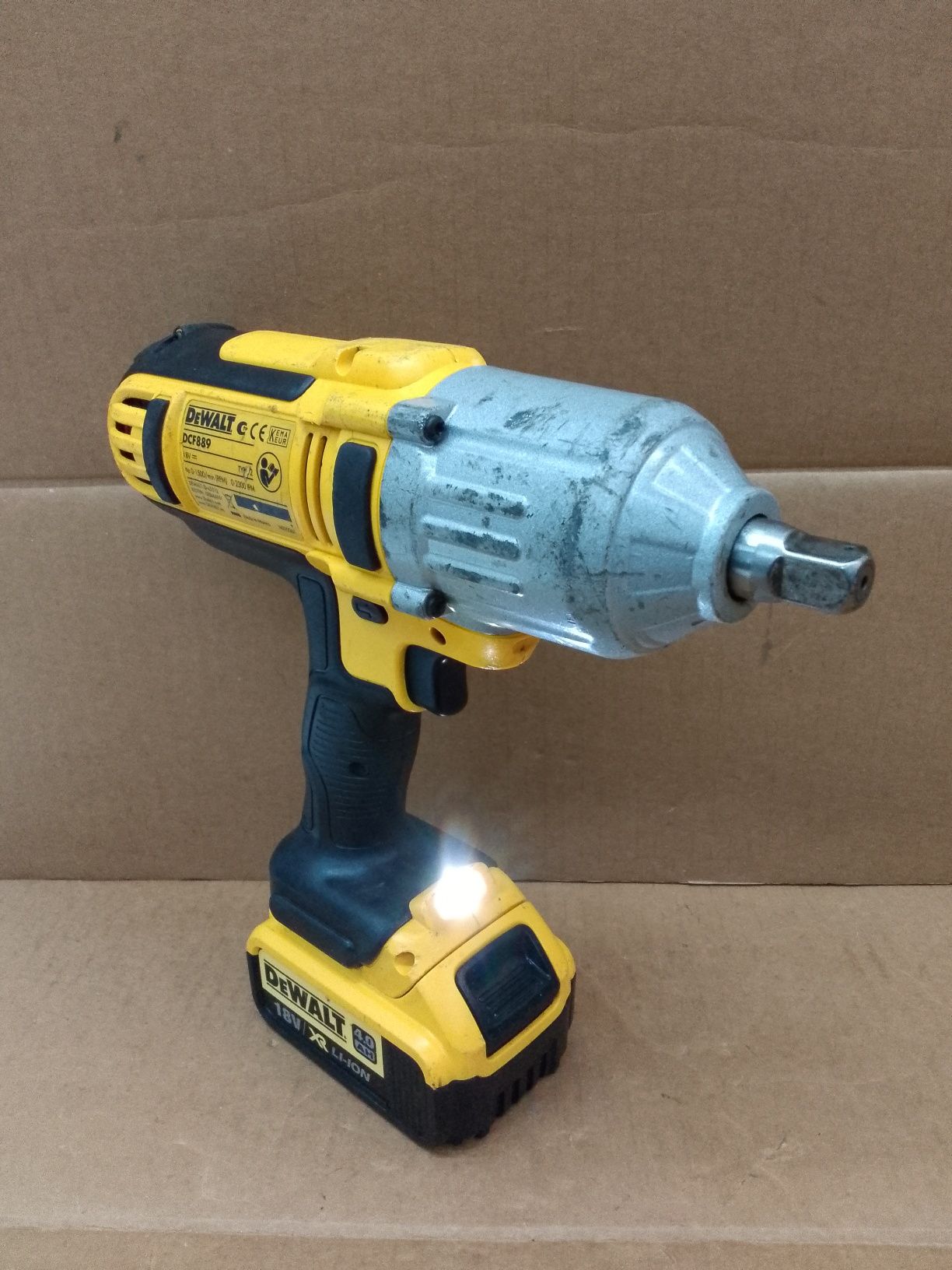 DeWalt DCF889 Akumulatorowy Klucz Udarowy 1/2" 540Nm 18V 4.0Ah