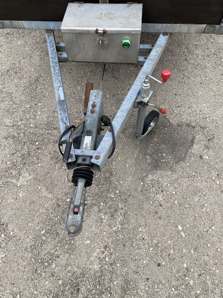 Przyczepka przyczepa 260x147 z hamulcem plandeka 1300 kg z Niemiec !