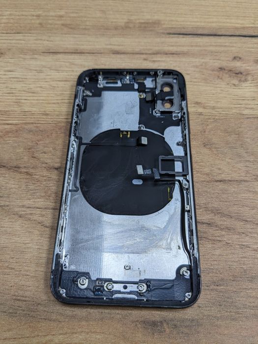 Корпус iPhone X білий і чорний є