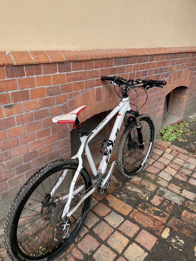 Rower górski/mtb fuji 26” shimano deore xt, rockshox, avid, schwalbe