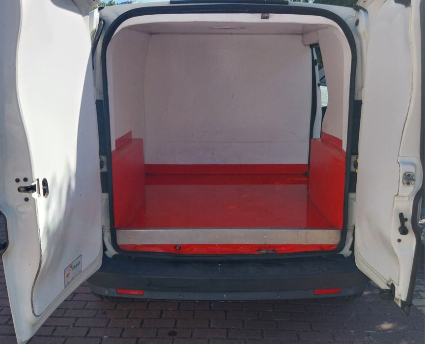 Fiat Doblo Jtd Caixa Fibrada Isotérmica 2014