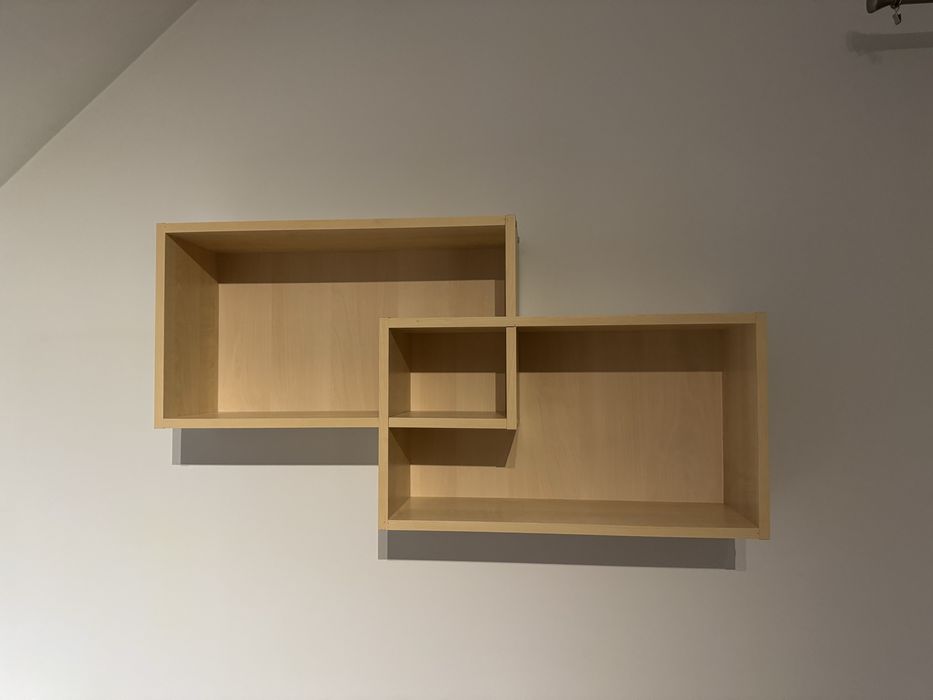 Półka ścienna wisząca