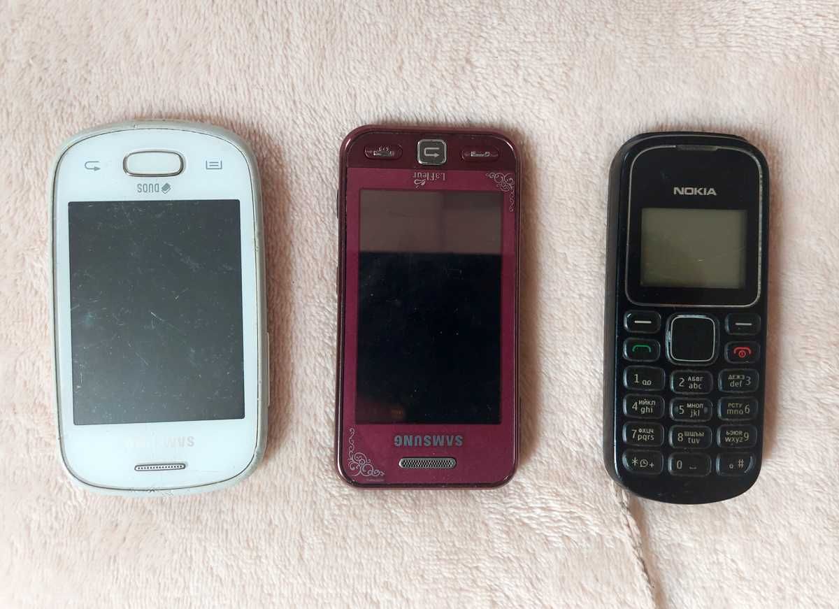 3 шт/лот, Старі мобільні телефони. Стан невідомий
