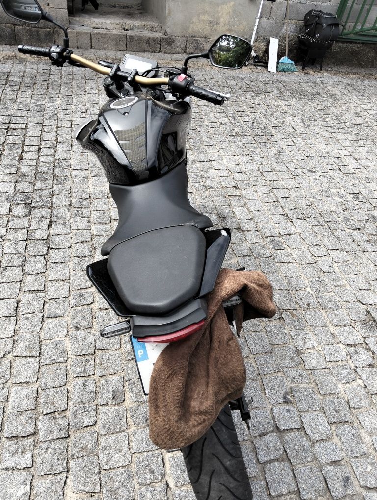 Honda CB 125 r  usada