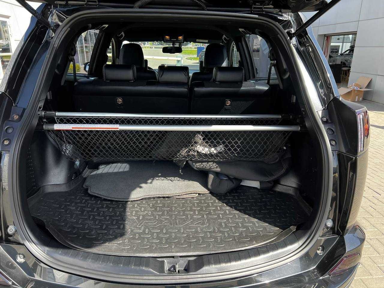 Автомобіль TOYOTA RAV4