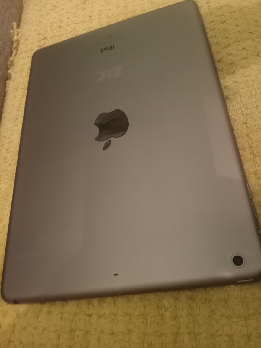 Ipad Air 16 ГБ в хорошем состояние