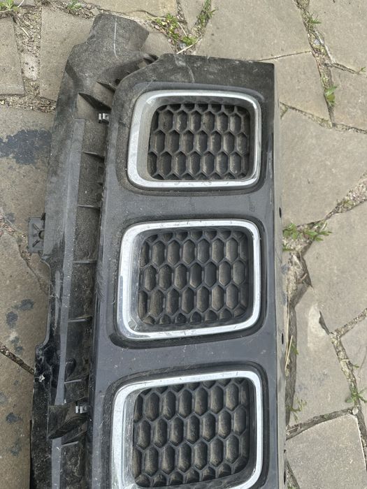 Решітка рідіатора grill Jeep Compass 17-21