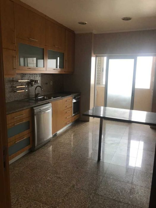 T3 Centro | último andar | cozinha equipada | garagem 2 carros fechada
