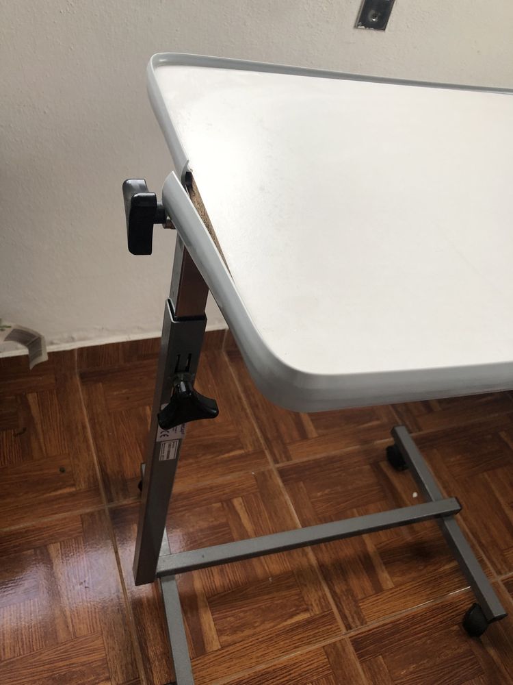 Mesa de apoio ajustável