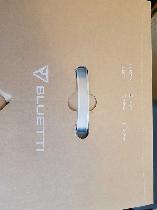 Зарядна станція Bluetti AC70 768W