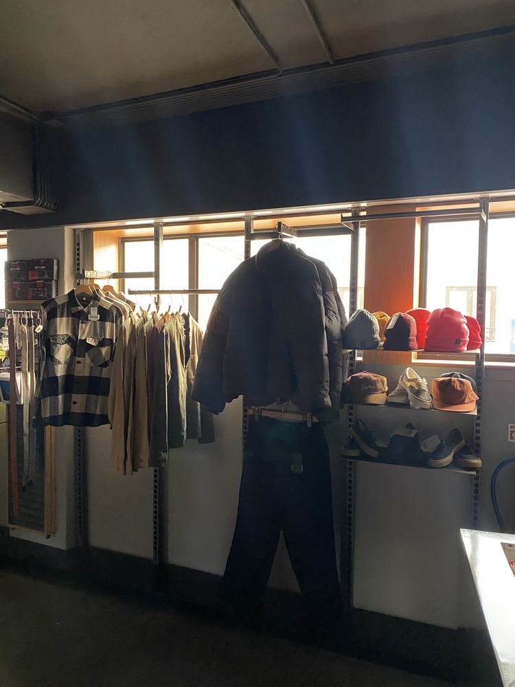 Vendo expositores de roupa e alarmes (995€ até este fim‑de‑semana)