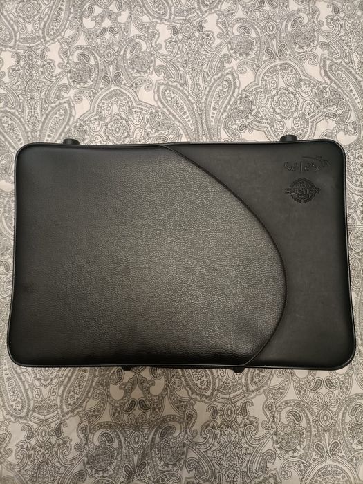 Vende-se estojo para dois clarinetes Selmer